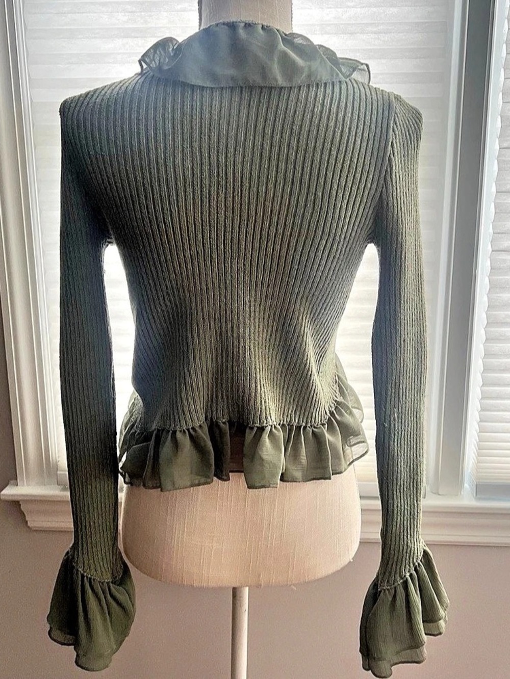 Zara Ruffled Knit Green Cardigan - Picture 2 of 4